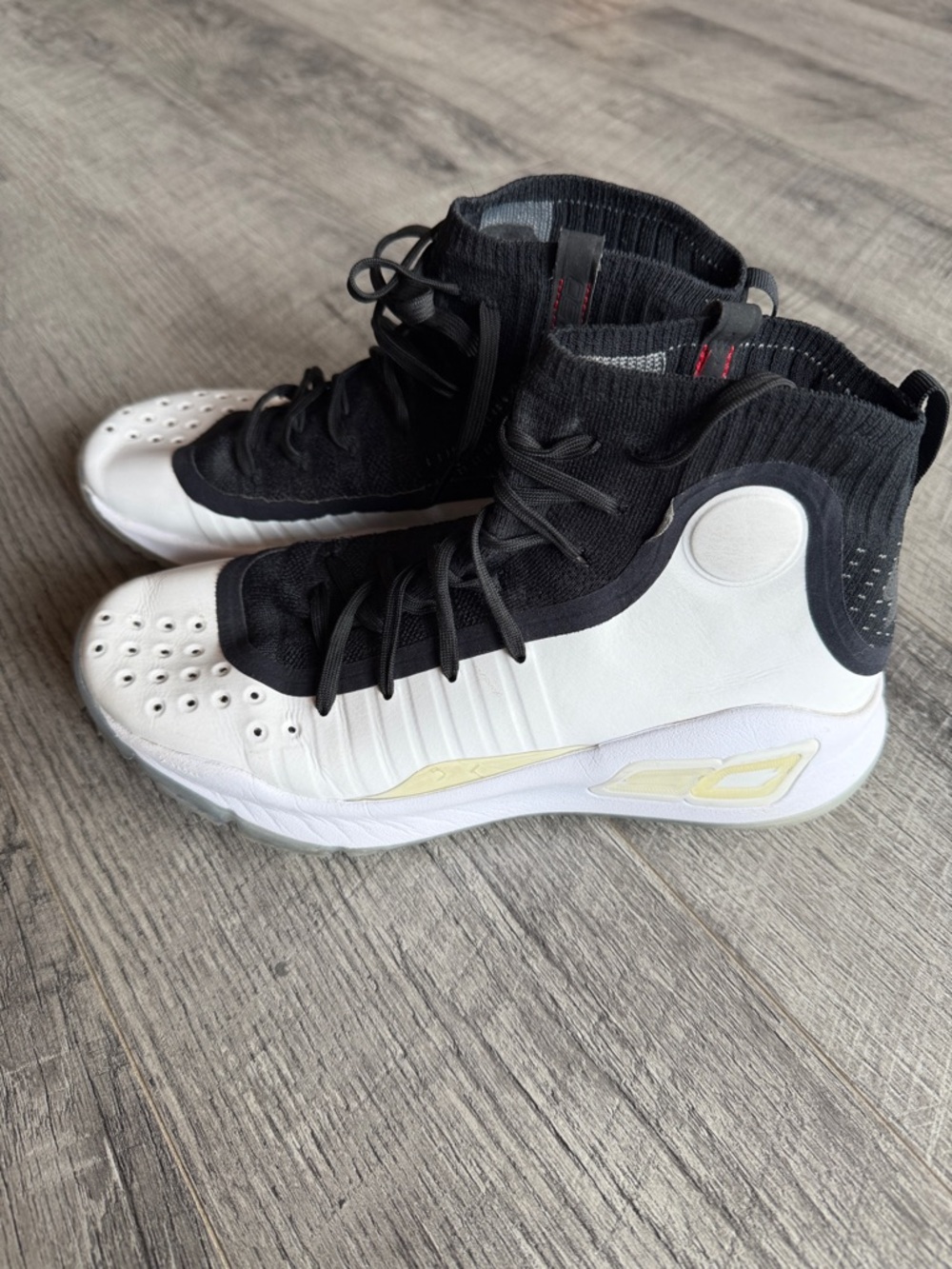 Under Armour Curry Basketball Shoes | White/Black | SC Logo